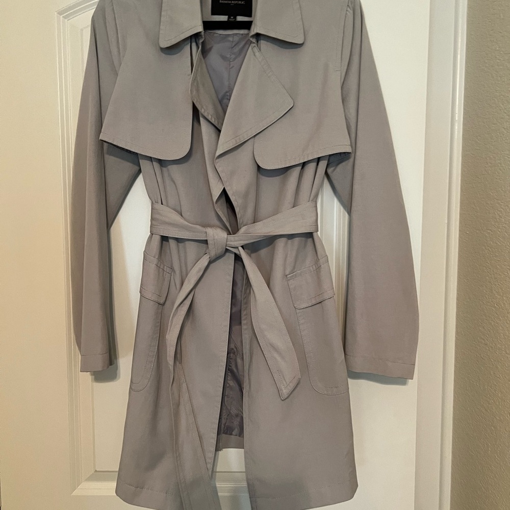 Banana Republic trench coat gray size M
